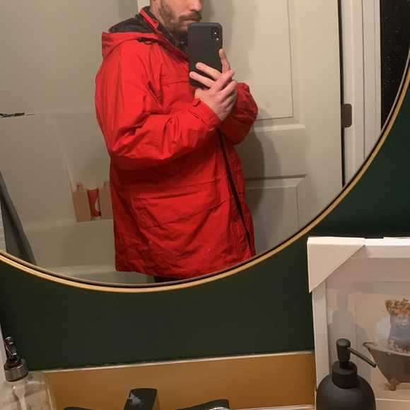 Eddie Bauer retro red rain coat! 🧥 - Picture 4 of 10